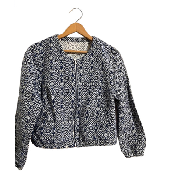 BLUE and White GEOMETRIC Pattern Jacket - Picture 3 of 7